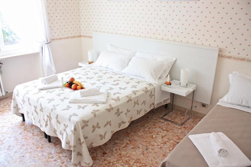 Apartment At Colosseo With Terrace Overlooking The Garden By Lyon Roma Dış mekan fotoğraf